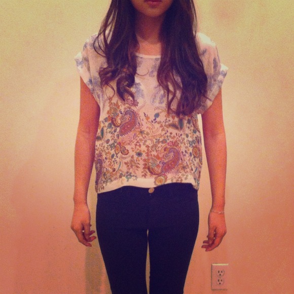 Classy abstract knit - Picture 1 of 1