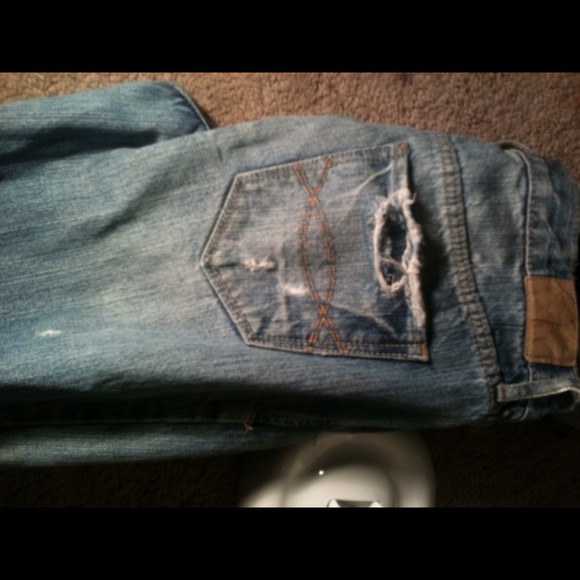 A&F - Picture 2 of 4