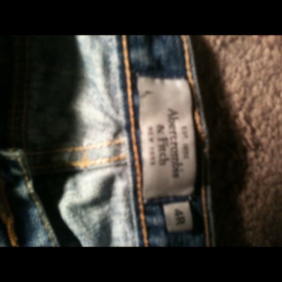 A&F - Picture 4 of 4