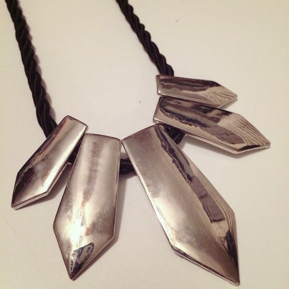 [SOLD] Accessory set - Picture 4 of 4