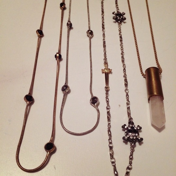 [SOLD] Accessory set - Picture 2 of 4