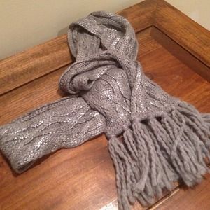 Gray Gap Scarf