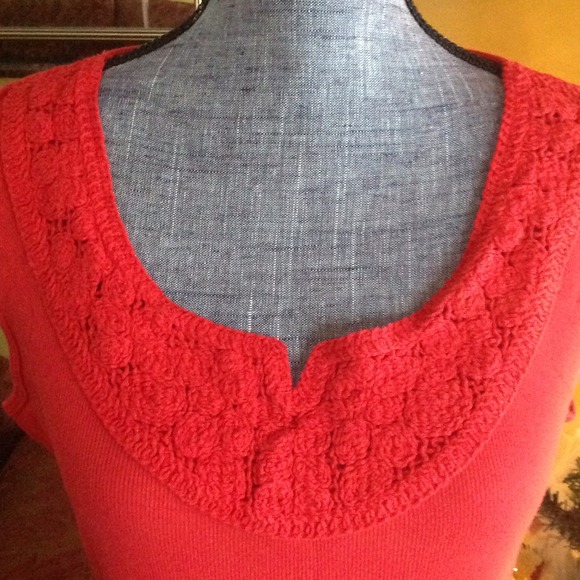 SOLD. 🎈RED TOP - Picture 2 of 3