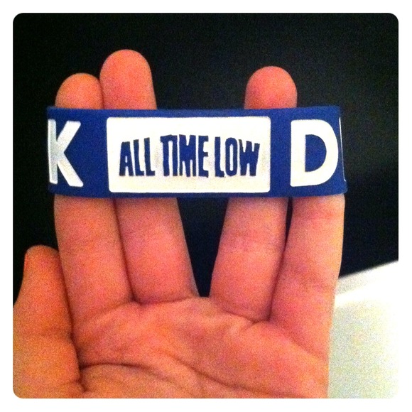 Rubber Bracelet - Picture 1 of 3