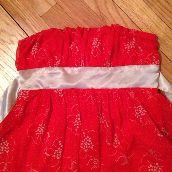 Strapless coral and gold dress - Picture 2 of 4