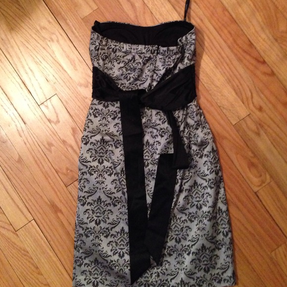 Strapless grey and black dress - Picture 3 of 3