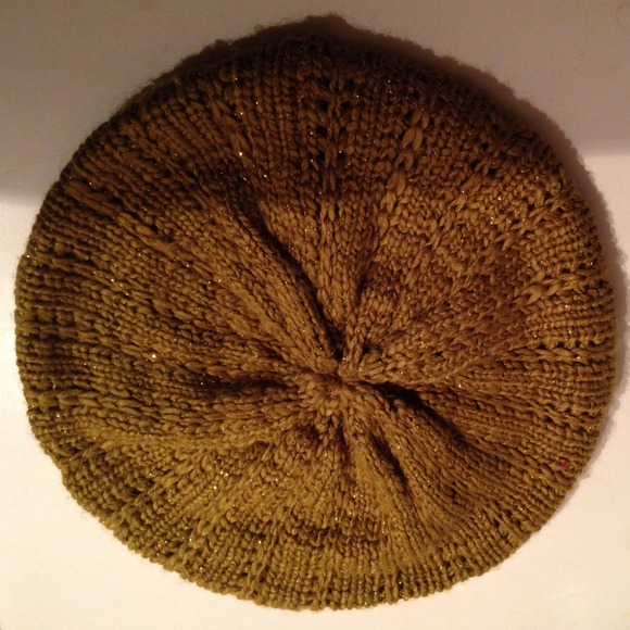 Sparkley green/gold hat - Picture 2 of 4