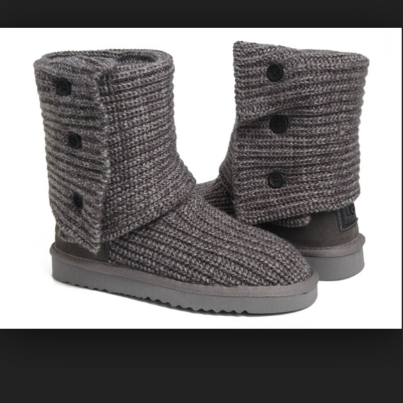 UGG Boots - 🎉sale🎉Knitted grey uggs🚫one day only 🚫