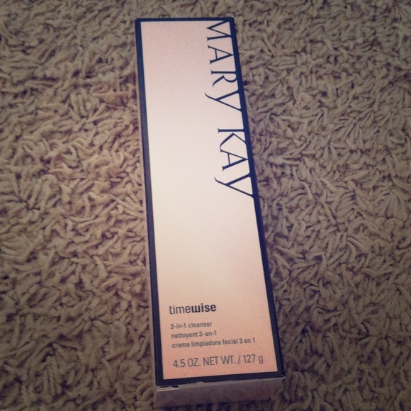 Mary Kay 3 in 1 Cleanser- Normal to Dry Skin