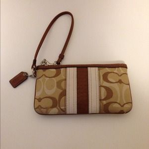 Coach Wristlet (Tan/White)