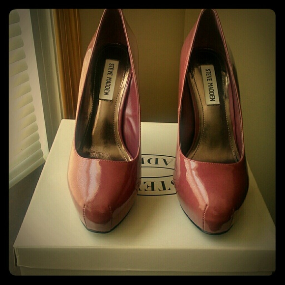 Steve Madden RUSSHH  Patent Leather Pump!!!