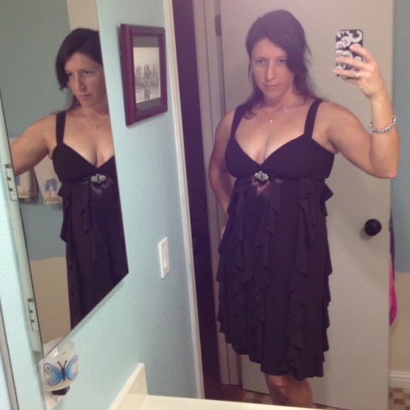 Not for sale. Posting for Posher I purchased from. - Picture 1 of 2