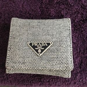 Black and White Prada coin purse! Nwot!