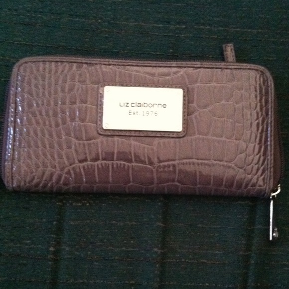 Liz Claiborne Gray Leather Wallet