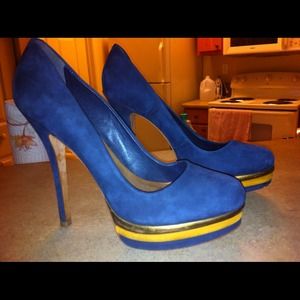Aldo blue suede pumps