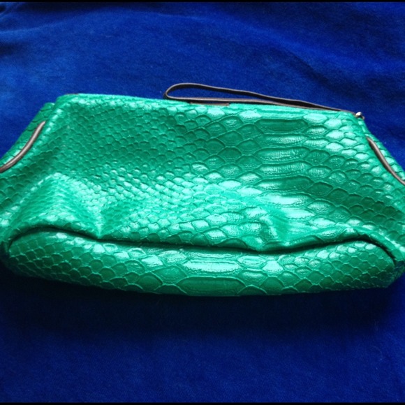 🎉Host Pick!!🎉Weekend Wear Party - 4/5/14!! - Picture 2 of 4