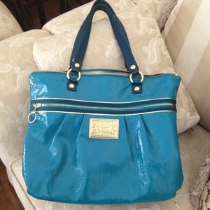 Hold! Shiny blue coach poppy collection bag!!!!