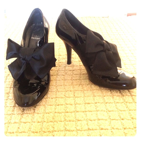 Stuart Weitzman bow low heel cuties