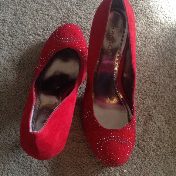 Shoe - Picture 3 of 3