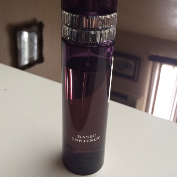 Basic instinct perfume