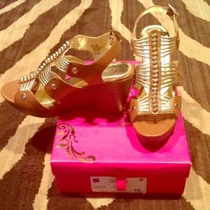Candie's Vivien Cognac Wedges