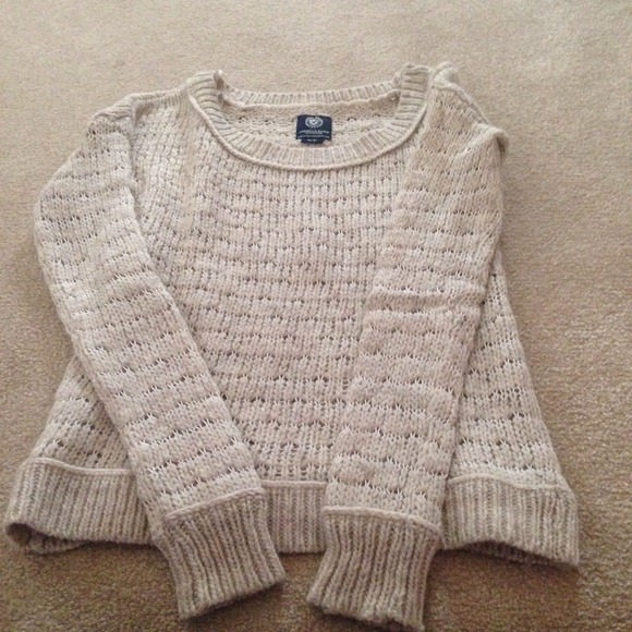 American eagle beige sweater