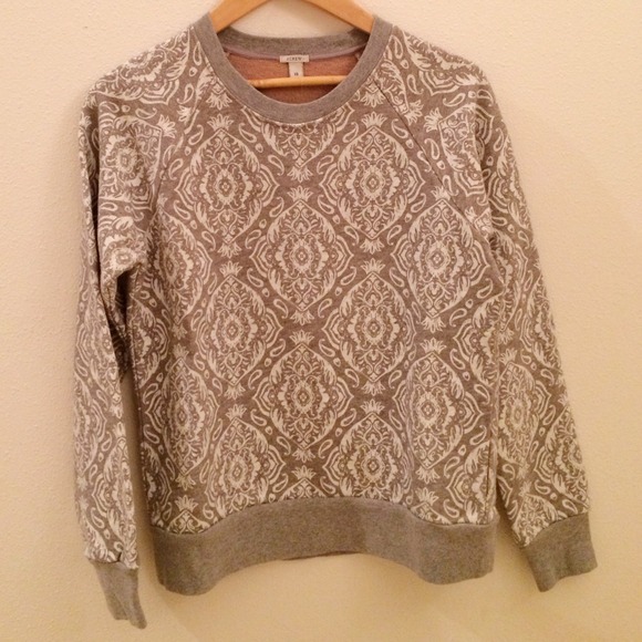⚡️J. Crew Medallion Sweatshirt - Picture 4 of 4