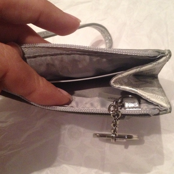 SOLD Coach Skinny ID Wallet White w Silver stars - Picture 3 of 4