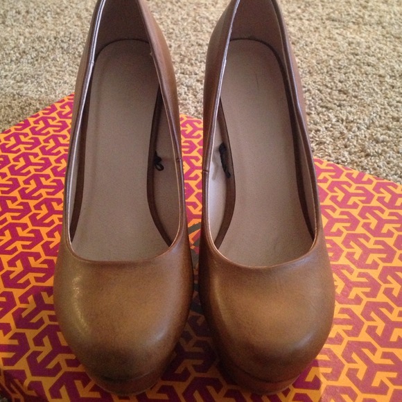 SOLD Brown wedges