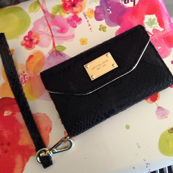 Michael Kors iPhone 5, 5s, 5c wristlet.