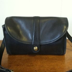 Coach leather shoulder bag black leather vintage