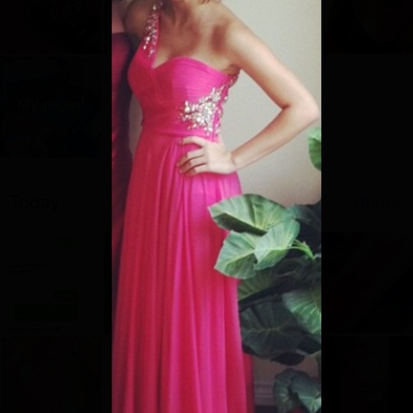 Prom dress - Picture 1 of 3