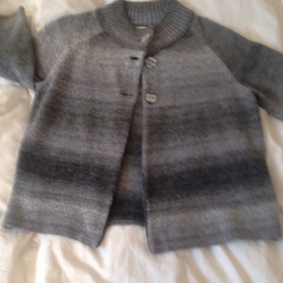 Swingy 2/3 sleeve ombré sweater with fun buttons!