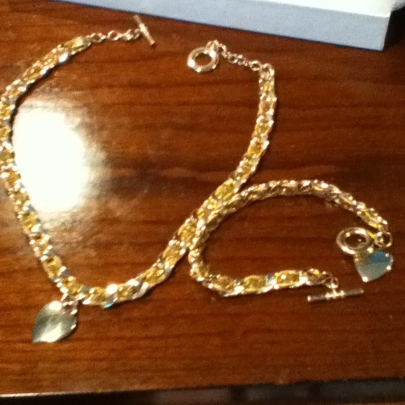 Necklace and bracelet heart gold color set. - Picture 1 of 4