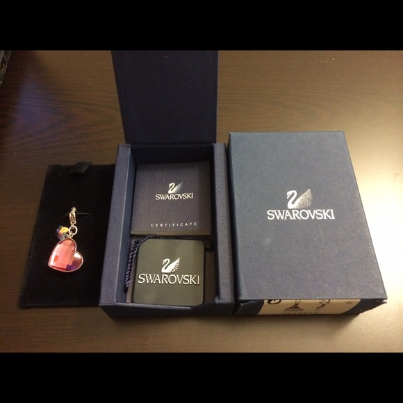 Swarovski Red Heart Small Charm - Picture 3 of 3