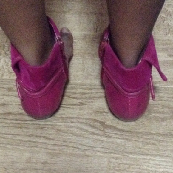 TRADED💋 Fuchsia SANDALS shipment on Monday! - Picture 4 of 4