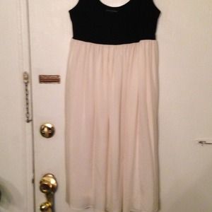 Sleeveless dress.