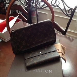 LV purse