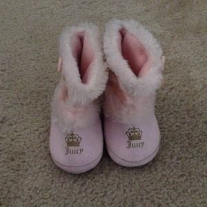 Juicy Couture "snow" Boots