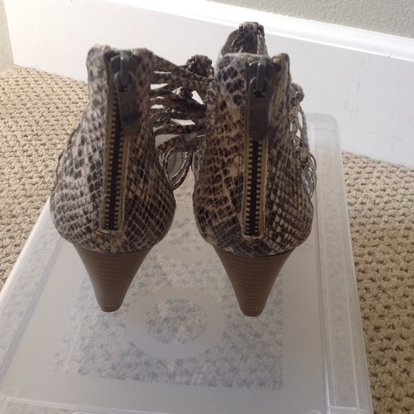 Snakeskin Strap Wedges - Picture 3 of 3