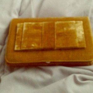 *NEW* Shiraleah Gold Velvet "Bruna" Clutch