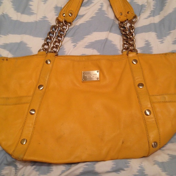 Michael kors large yellow bag with gold chain link