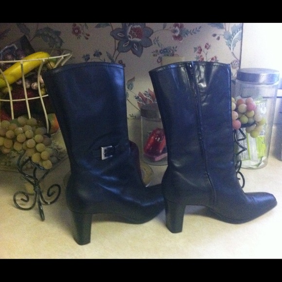 💢SALE💢💢 Stylish Black Boots!💢