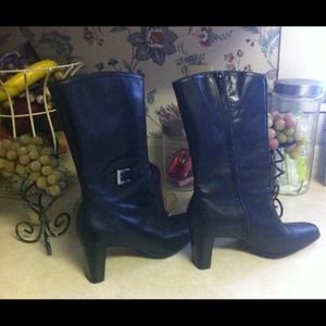 💢SALE💢💢 Stylish Black Boots!💢