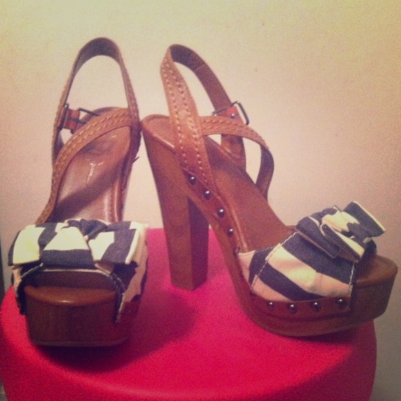 Jessica Simpson heels
