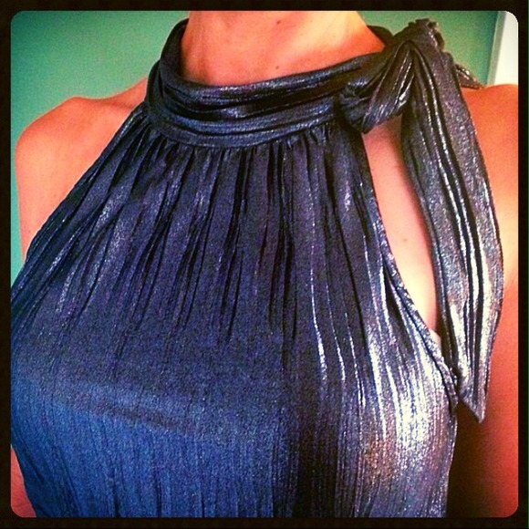 ❤️SOLD❤️Sexy halter top - Picture 3 of 4