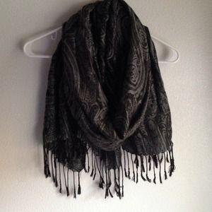 Long thick scarf