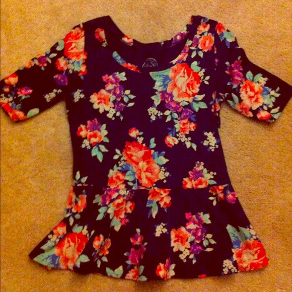 Kohl's Tops - Floral peplum