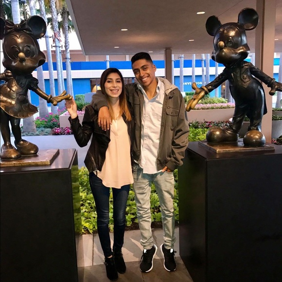 Meet your seller! - Picture 2 of 8