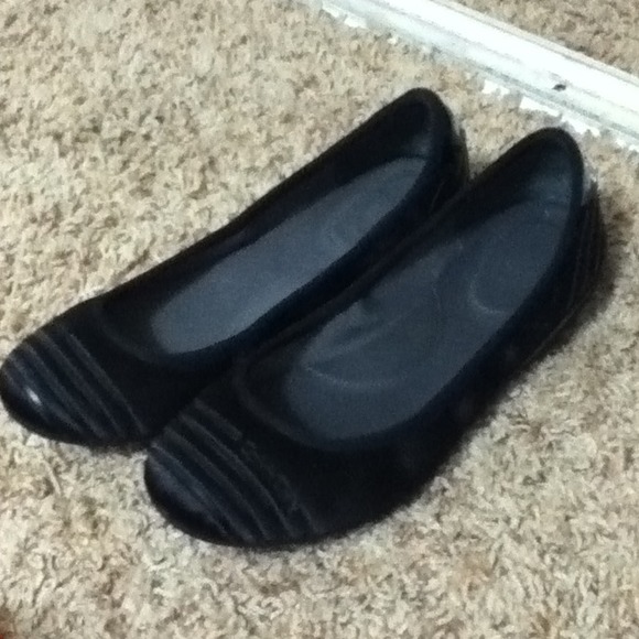 new calvein klein black flats